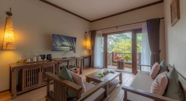 Полулюкс с балконом Meliá Ba Vi Mountain Retreat