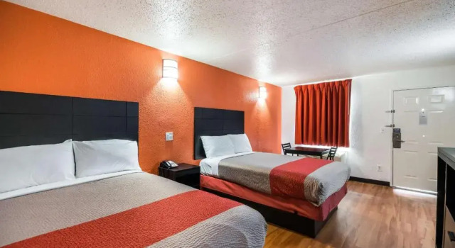 Четырёхместный номер Standard Motel 6-Houston, TX - Brookhollow