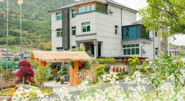 Huxiao Gorge Rafting | Cilin Xiaozhu Mountain Residence Chinese Inn, Rezerwuj Hotel Hotele w Hangzhou z basenem, Basen