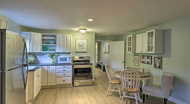 Апартаменты c 1 комнатой Newly Renovated Penn Yan Apartment < 1 Mi to Lake!