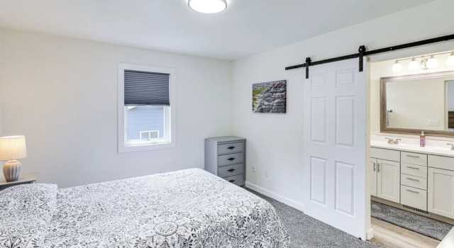 Newly Built Rapid City Retreat ~ 1 Mi to Dtwn, Забронировать Отель Рапид-Сити Black Hills National Forest, рядом с Аллея искусств