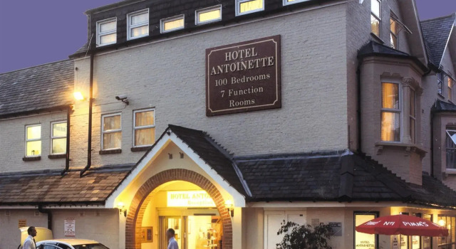 Antoinette Hotel Kingston, Забронировать Отель Отели Большого Лондона с парковкой, Парковка