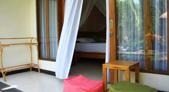 O podwyższonym standardzie czteroosobowy pokój Arjuna Homestay