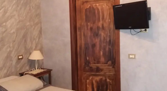 Deluxe Dreier Zimmer mit Balkon Lussuoso B&B