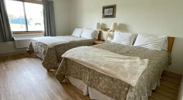 Hygge Inn & Suites, Varaa Hotelli Elk Horn Iowa