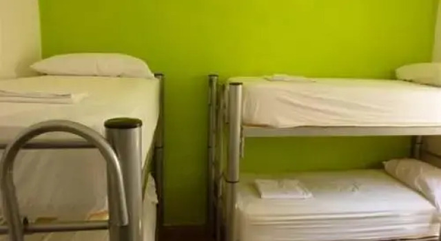Che Salguero Youth Hostel, Забронировать Хостел Кордова Провинсия де Кордоба, рядом с Mitre Train Station