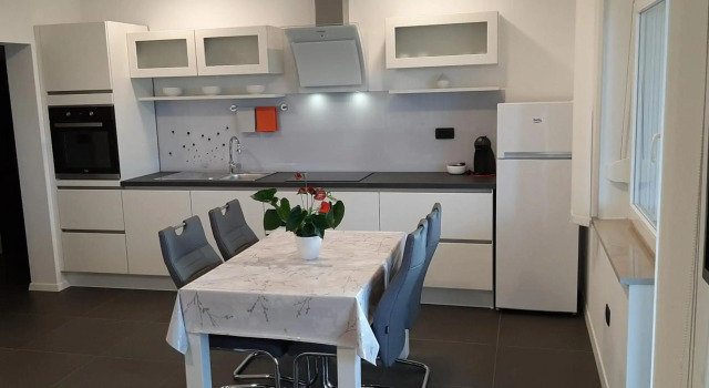 Seaview APARTMENTS HOJA