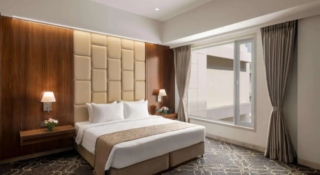 Двухместный люкс Ramada by Wyndham Gandhidham Shinay