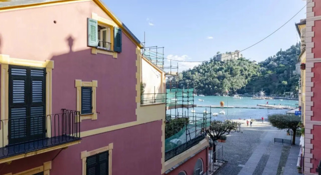 ALTIDO Spacious 2BR Portofino apartment with views of the bay