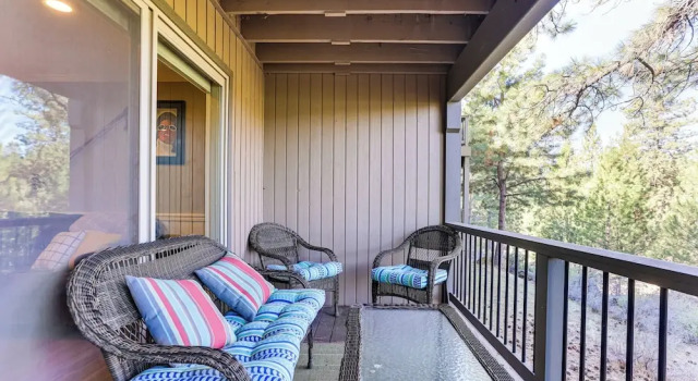 Апартаменты 19 Mi to Mt Bachelor Ski Resort: Condo w/ Grill