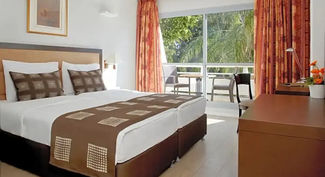 Одноместный номер Standard с балконом Kfar Maccabiah Business & Sport Hotel