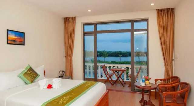 Трёхместный номер Standard с балконом Riverside Sunset Homestay