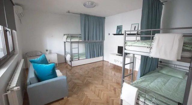 Hostel Wanderlust Osijek, Rezervovat Hostel Hotely v Slavonia s parkováním, Parkování