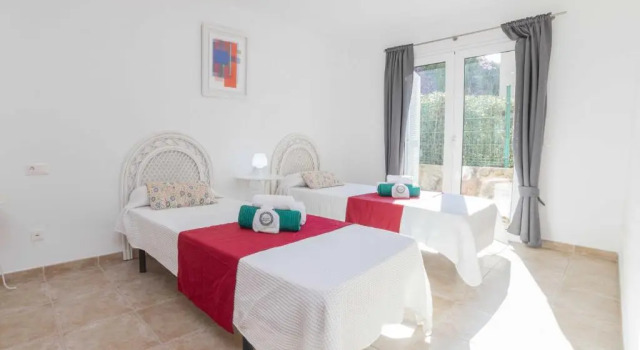 Bonaire Solar 200 by Sealand Villas, Book Villa Cottages in Alcudia, Cottage