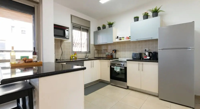 Апартаменты Luxury Stylish & Cozy Seaview Vacation APT