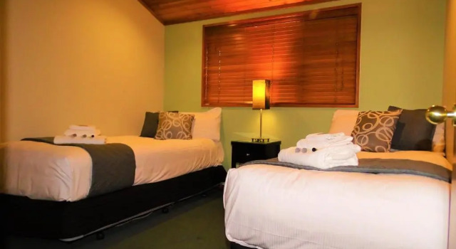 Четырёхместный номер Classic Riverside Hotel Marlborough