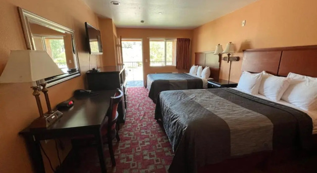 Четырёхместный номер Standard Rancho California Inn Temecula