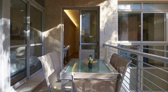 Апартаменты Deluxe Mamad City Center Apartments By FeelHome