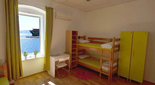 Кровать в общем номере Hostel Fun