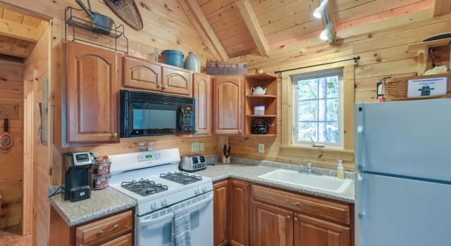 Коттедж c 1 комнатой Maine Lodging Near Acadia National Park!