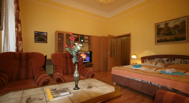 Apartment No. 6 Zahradní 31, Забронировать Апартаменты/квартира Отели Карловых Варов с парковкой, рядом с Музей Яна Бехера, Парковка