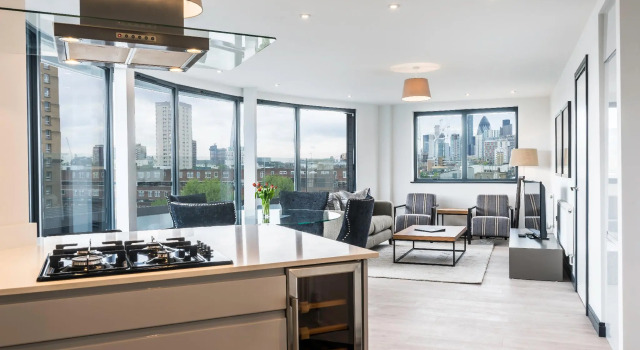 Кровать в общем номере Мансарда Aldgate by Excel Apartments