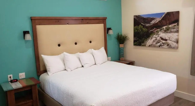 Семейный люкс Bluff Dwellings Resort