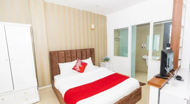 Двухместный номер Deluxe с балконом Ngàn Phố Studio & Love Hotel