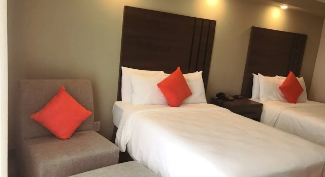 Четырёхместный номер Deluxe GreenTree Inn & Suites Los Angeles - Alhambra - Pasadena
