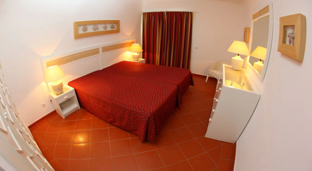 Aldeamento Turistico da Prainha, Boek Hotel Hotels in Albufeira met parkeren, Parkeren