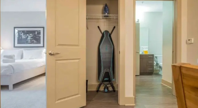 Modish and Spacious Apartments at The Exchange on Erwin in Durham, North Carolina, Забронировать Апартаменты/квартира Дарем Raleigh-Durham Metropolitan Area