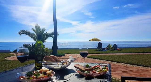 Коттедж Dona Lola Macarena - Beautiful Frontline beach house between Fuengirola and Marbella - CS100