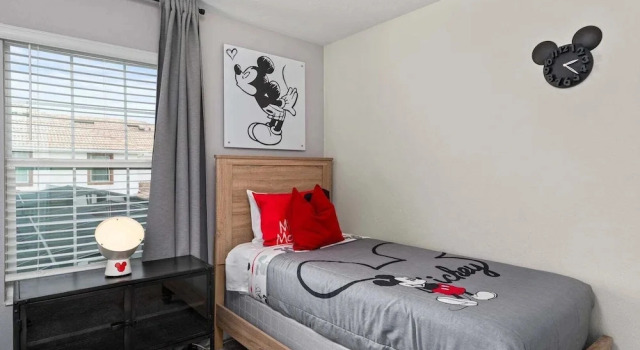 Comfy Townhome 8 Min to Disney!, Varaa Lomakoti Huvilat kohteessa Florida, Villa