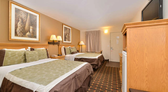 Четырёхместный номер Standard Americas Best Value Inn Near Downtown Nashville