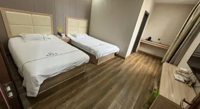 Xianning Hongwei Hotel, Varaa Hotelli Xianning Hubei