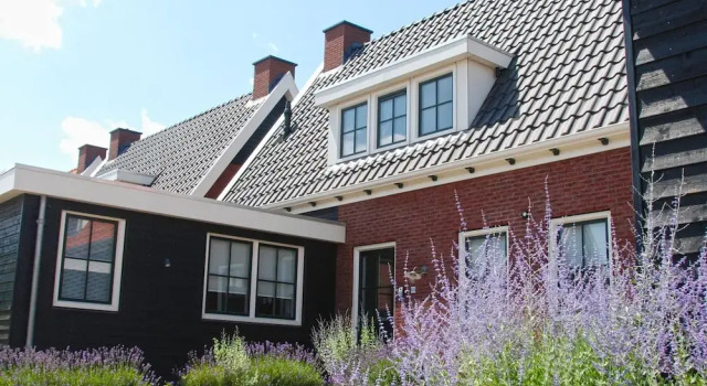 Villa in Colijnsplaat by the Sea & Sauna, Book Villa Goes 