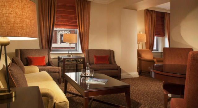 Двухместный люкс Superior c 1 комнатой Omni William Penn Hotel