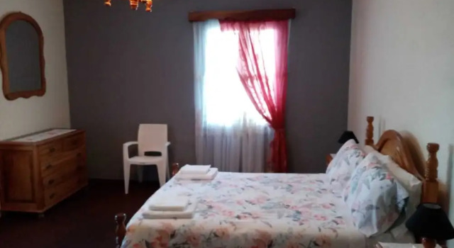 Sunset House, Rezerwuj Hotel Hotele w Arco da Calheta z parkingiem, Parking
