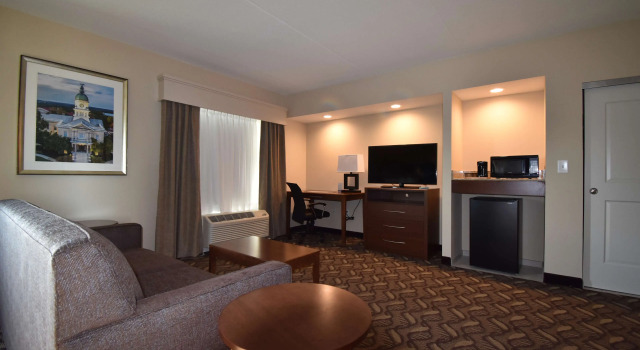 Четырёхместный номер Standard Best Western Athens