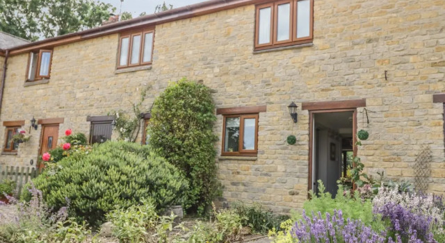 4 Manor Farm Cottages, Забронировать Фермерский дом Отели Уорикшир с парковкой, Парковка