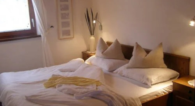Haus Schuchter, Đặt Khách sạn Pfunds Tirol