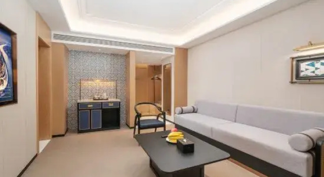 Люкс Jinjiang Metropole Hotel (Xinyang Gushi Government Square Branch)