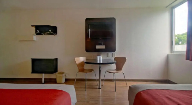 Четырёхместный номер Standard Signature Inn Miami