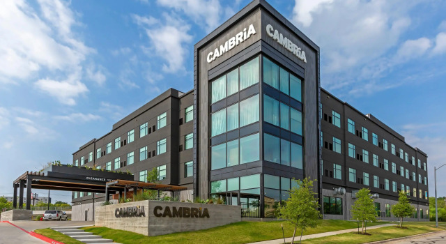 Cambria Hotel Austin Airport, Buchen Sie Hotel Hotels in Greater Austin mit Pool, Schwimmbad