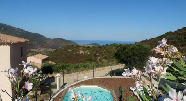 Вилла с 2 комнатами Gîtes Sassone, piscine, jacuzzi et vue mer panoramique sur Ajaccio