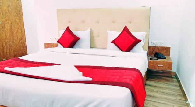 Hotel LA Pearl Inn