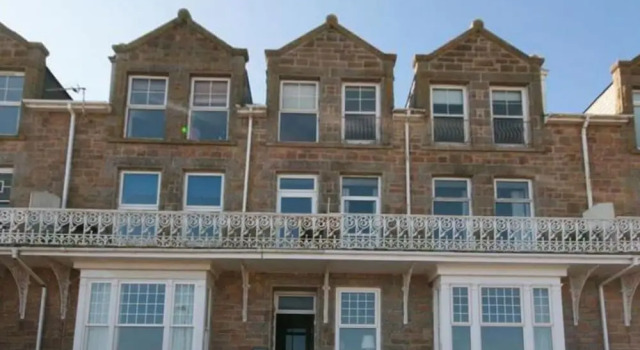 Spacious Apartment in Saint Ives near Beach