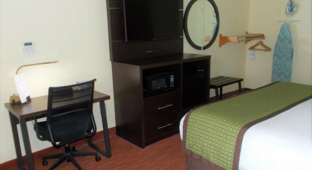 Люкс SureStay Hotel by Best Western Manning