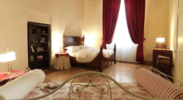 Antica Casa Zucchini B&B, Забронировать Отель «постель и завтрак» Отели Болоньи 3 звезды, рядом с Дворец Палаццо Ре Энцо, 3*