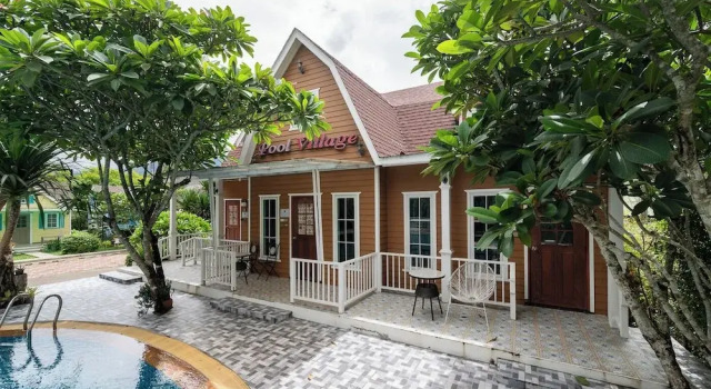 Четырёхместный номер Superior с видом на бассейн At Rice Resort